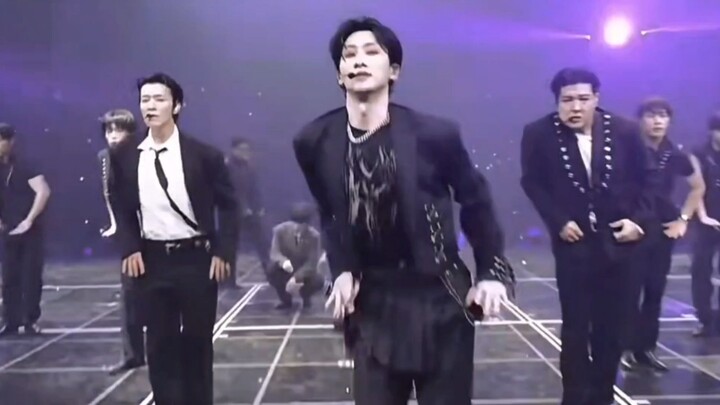 Super Junior’s Eunhyuk, Shindong, and Donghae’s dance routine is so cool! A Ferrari may age, but it’