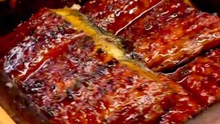 Japanese street food grilled eel rice, the sauce is so tempting, the eel is grilled to perfection wi