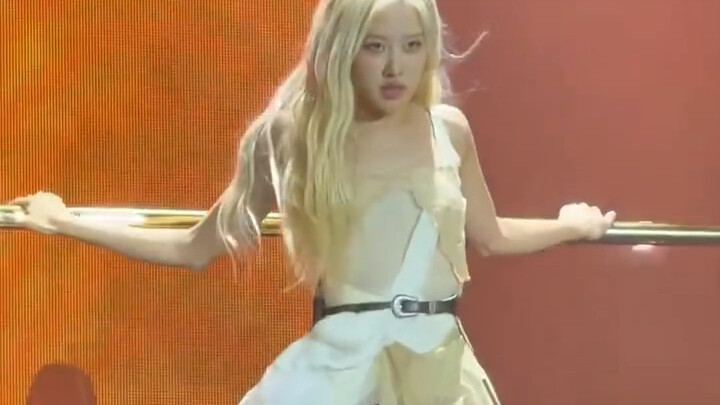 This slide is so beautiful~Park Chaeyoung