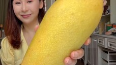 Mangga Jumbo , gede banget yah …. Mangga apa sih ini …. Aku udh cobain mangga dari berbagai negara ,