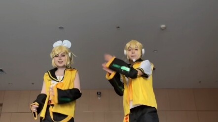 Mirror sound twins super beautiful group takeaway lines