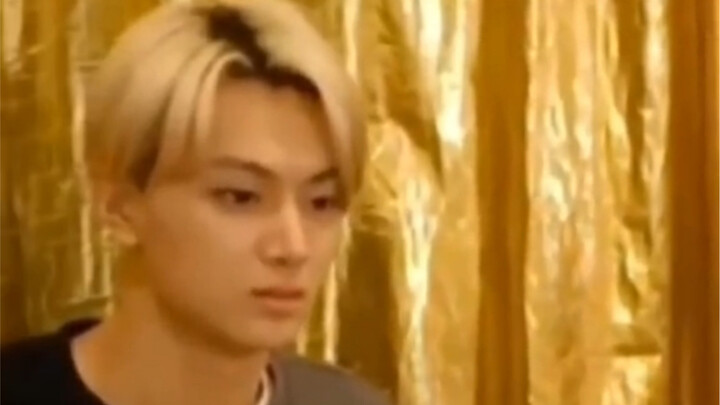 【ENHYPEN | Kim Seon-woo】Tình hình giao tranh giữa fan cuồng Bok Choy và 6 antifan Bok Choy trong nhá