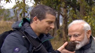 65-year-old Modi survives in the wilderness in a "dog-licking" style, crossing the river dangerously