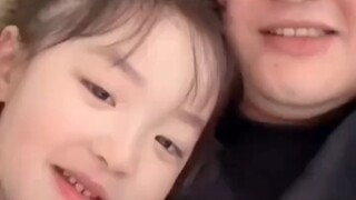 爸爸说下辈子做狗，女儿说天天给吃热乎的