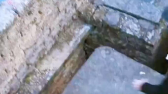 تفقد العمدة القرية، لكنه تعرض لإطلاق النار، يا له من جرأة عظيمة!