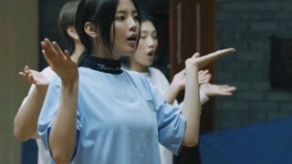 《告别之前》火箭少女陪杨超越最后跳一次O.O