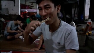 Thịt gà luộc. Gà rang lá chanh. Giá xào long mề
