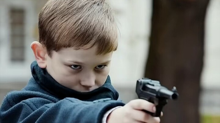 Little boy ruthlessly tramples on life—little did he know his dad would be this ruthless!