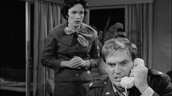 นักบิน 3 คนกลับสู่โลกจากอวกาศ แต่แล้วกลับเกิดเรื่องประหลาดขึ้น