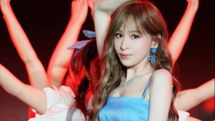 【وانغ شينلينغ 4K】أداء تجاري لوانغ شينلينغ في تانغشان: لحن "أهداب مقوسة" المألوف يعود من جديد!