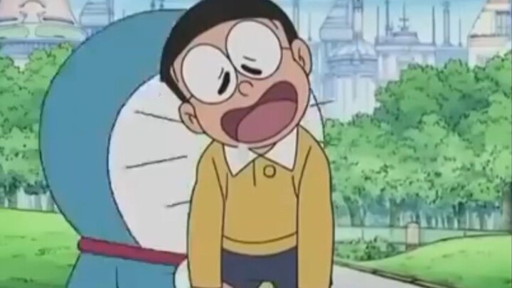 Doraemon membantu Nobita tidur berjalan