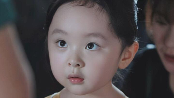 يوم جديد من التقدم الصغير لطفلنا الرائع أثناء التصوير!