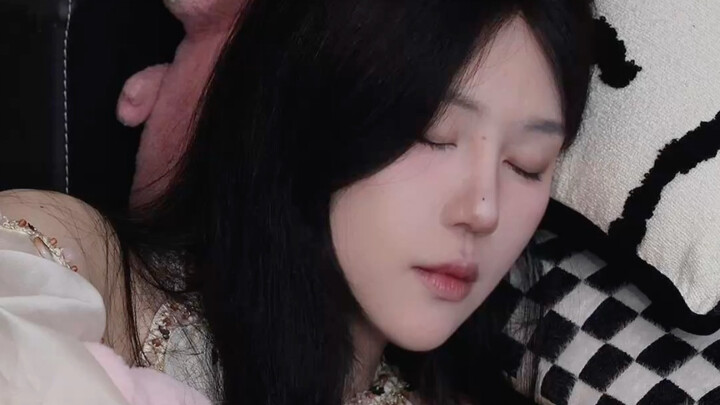 كادوا يكتشفون الأمر (مصدر الإلهام للنهاية: مسلسل «اركض وأنت تحمل سونج جاي»)