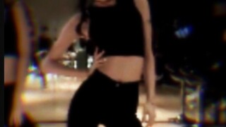 [ROSE] Can't wait anymore! Fans are digging up old footage—ROSE's raw practice room video before deb
