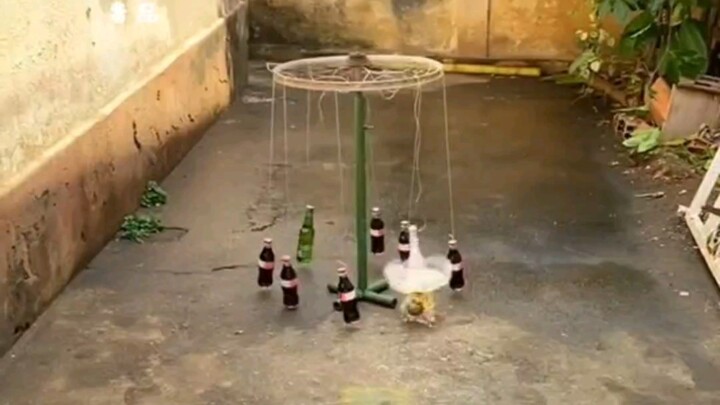 Đấu phá bóng sắt vs chai thủy tinh