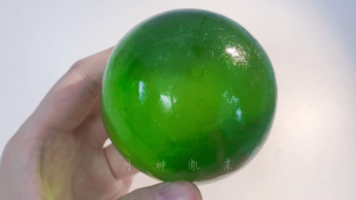 Cut a high ice jadeite.
