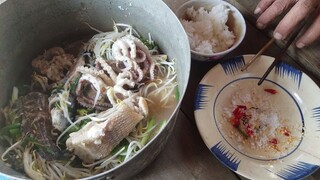 CANH CHUA • Nấu Ăn Bữa Cơm Trên Ghe | Ngư Dân Miền Tây