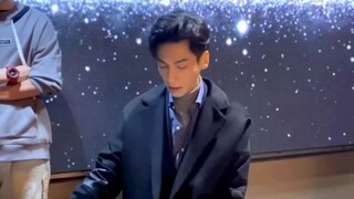 This part turned out to be Luo Yunxi's impromptu performance!