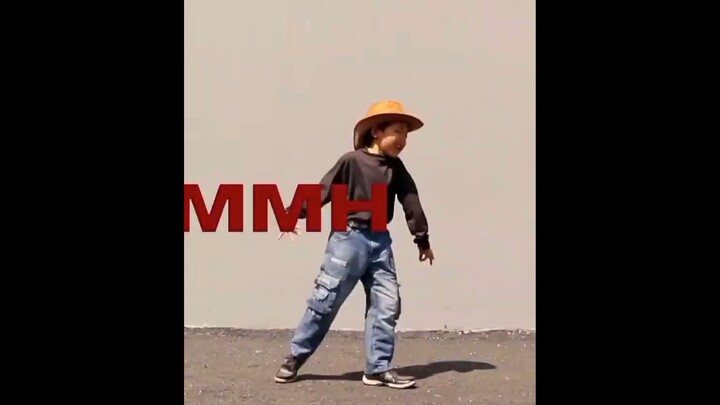 So cute! Kim Jong-in-KAI is the youngest cover artist in the world for "MMMH"