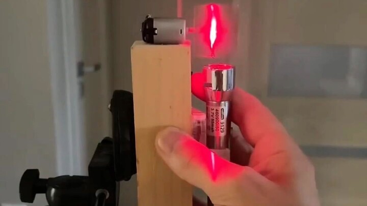 (Tambahan arsip) Bagaimana cara membuat sendiri sebuah alat penunjuk garis datar laser?