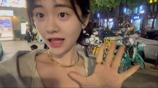你的异地恋女友日常报备：早起体育课+遛猫+健身房+全身脱毛+云南菜+吨吨