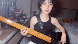 Lagu "Can't Stop" milik RHCP di-cover oleh perempuan dengan bas