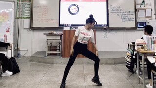 南宁二中女高中生生日会上热舞系列（二）