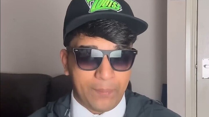 POV: คุณกับเพื่อนสุดเพี้ยนของคุณไปสัมภาษณ์งานด้วยกัน