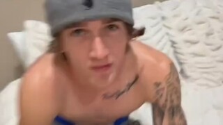 เล่นแผลงๆ กับแฟนด้วยรอยลิปสติก