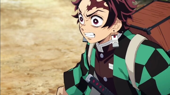 Cú húc đầu, không chỉ tôi chơi như vậy mà chị tôi cũng bị thương.