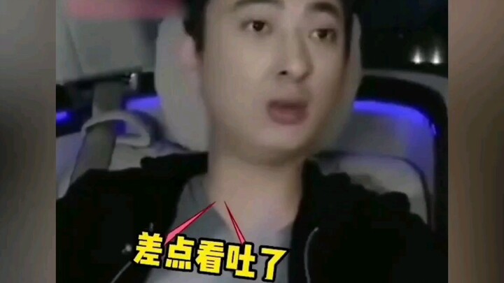 ครูใหญ่ช่างเป็นเสื้อคลุมผ้าฝ้ายที่มีรูรั่วอยู่ทุกทิศ