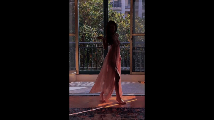 建议亮度调到最大，有惊喜