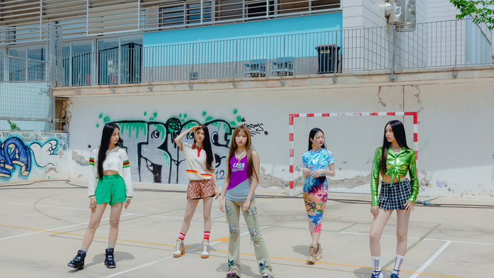 รวมคลิปซ้อมเต้นเพลง Hype Boy ของ NewJeans