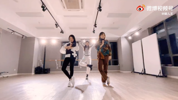 【Grup Wanita Bian Gong】Roly-Poly (Bian Ge tampil, Zhi Zhi yang bertugas memfilmkan)