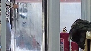 Use a female voice to tease the staff at a rice noodle shop