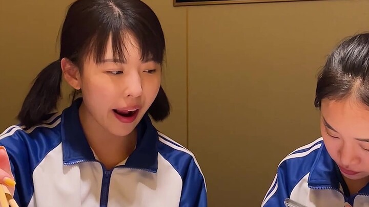 Mẹ bạn sẽ dẫn bạn đi ăn lẩu trong tương lai