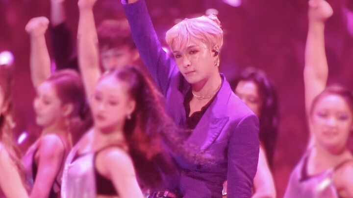 【จางอี้ซิง】ฉบับเต้นละตินสูทสีม่วงของเพลง "BOOM"