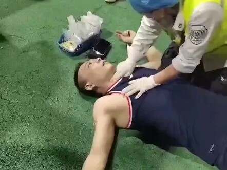 剧烈运动后切记别喝冰水