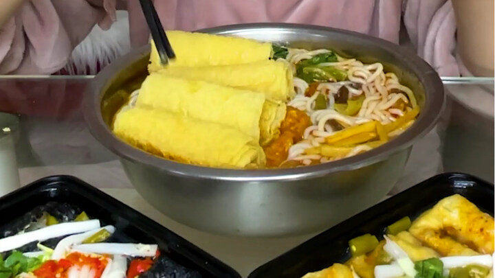 #Authentic Liuzhou Snail Noodles What do you like to pair with your snail noodles? #So Delicious #Es