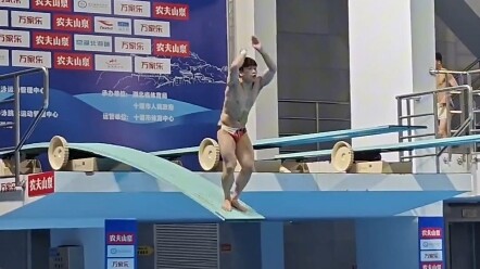 哥们，我花钱是来看你炸鱼的?
