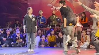 Jiaqi, hãy ăn ít lại & các anh chị em ở Đại học Dân tộc Quảng Tây~~~Đây là điệu nhảy đường phố