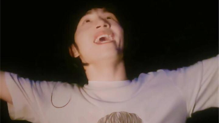 Khi hết pin, mình ngồi hóng mát dưới ánh trăng.