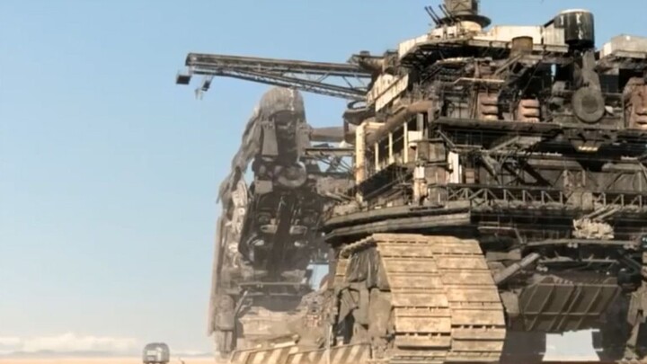 In the wasteland era, bandits steal a super-giant mobile fortress and dominate the region ever since