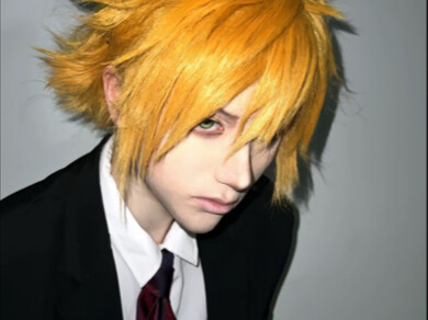 This guy has 49 cosplays in a year. This is the change of his balance