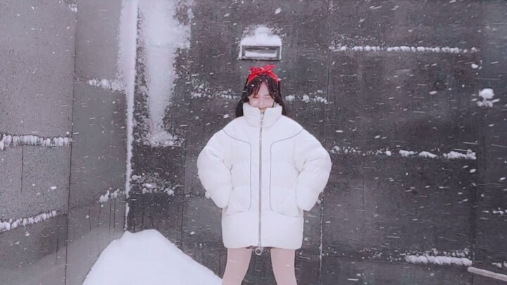 【Xiao Yan】Booo! First snow! ! !