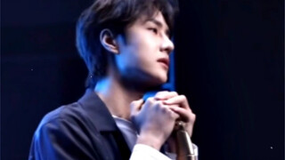 อย่าหยุดฉันจากการยืนอยู่บนไมค์