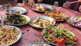 这把吃席看我如何掌控全场