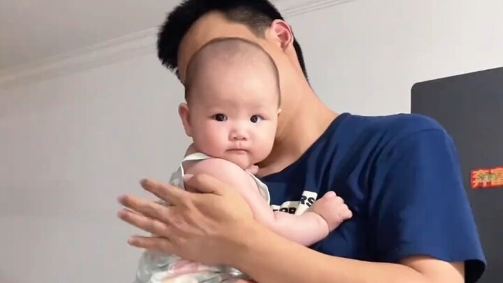 ความรู้สึกแบบนี้มีแค่คุณแม่เท่านั้นที่เข้าใจใช่ไหม? ลูกน้อยของพวกคุณเริ่มร้อง “แม่” กันตอนไหนกันนะ?