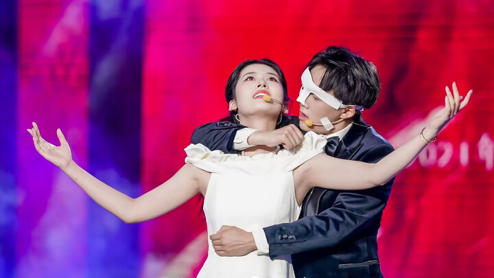 Chung kết Ca sĩ Học đường Đại học Trùng Khánh: Bản siêu nét góc máy trung tâm của “The Phantom of th