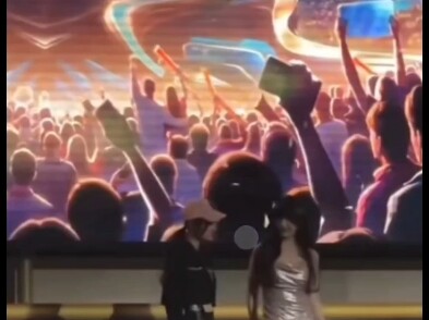 Video Linh Nhi và Kỳ Kỳ nhảy trực tiếp! Linh Nhi mặc quần da, Kỳ Kỳ mặc váy ngắn!